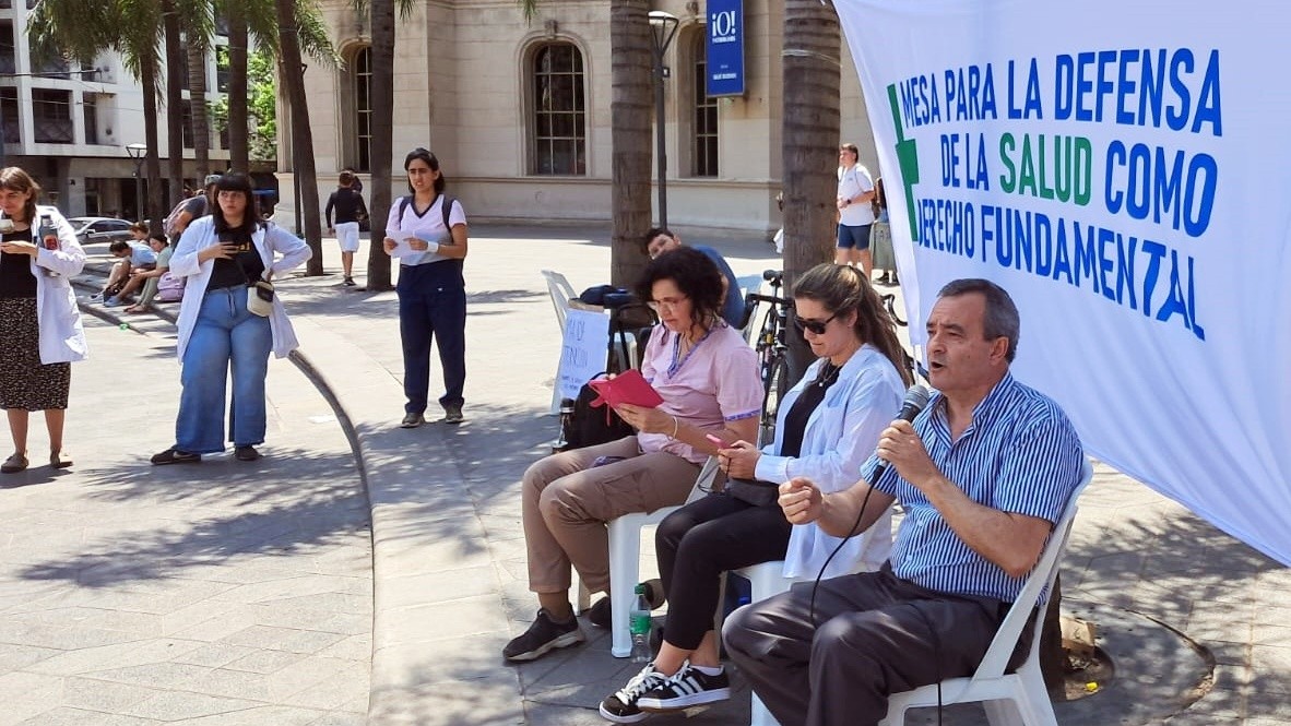 Clase pública en defensa de la salud y la educación