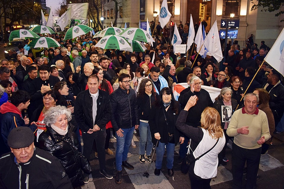 ¡No hay democracia sin justicia! ¡No hay futuro con proscripciones!